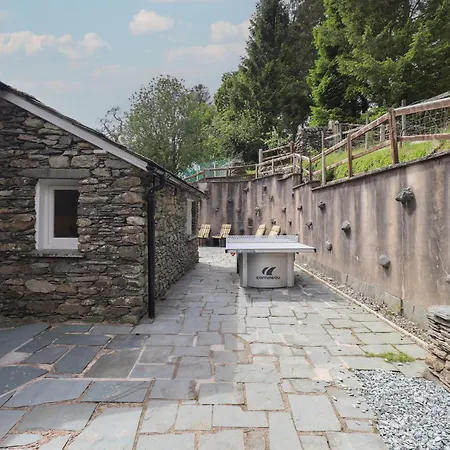 2 Hart Head Barn Holiday home *