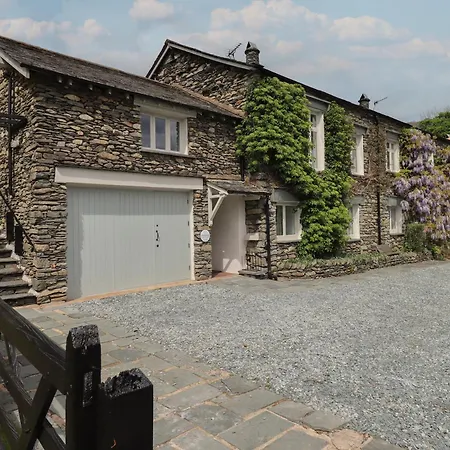2 Hart Head Barn * Эмблсайд